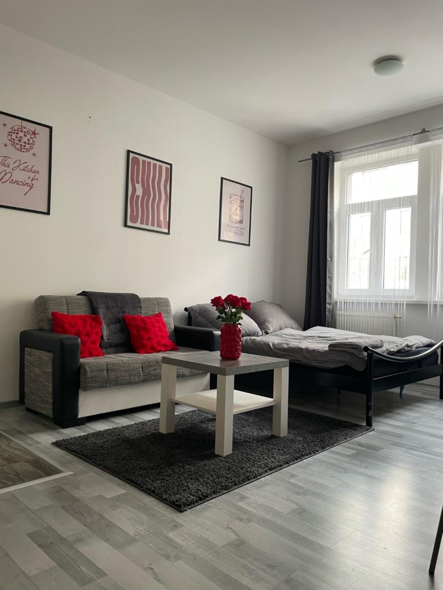 Tiffany Apartment In The City Center Bratislava Buitenkant foto