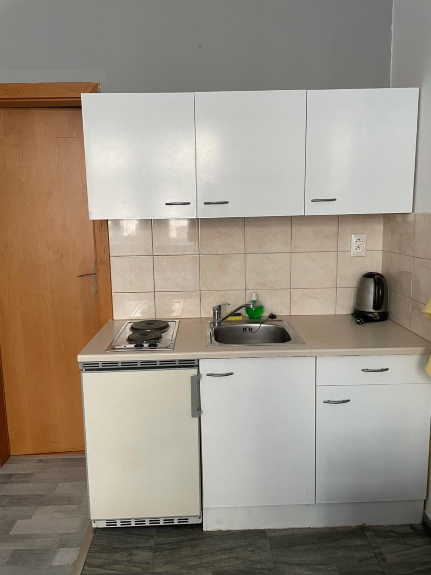 Tiffany Apartment In The City Center Bratislava Buitenkant foto