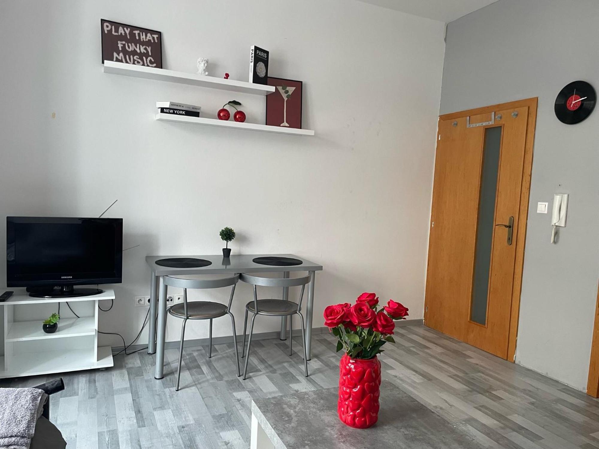 Tiffany Apartment In The City Center Bratislava Buitenkant foto
