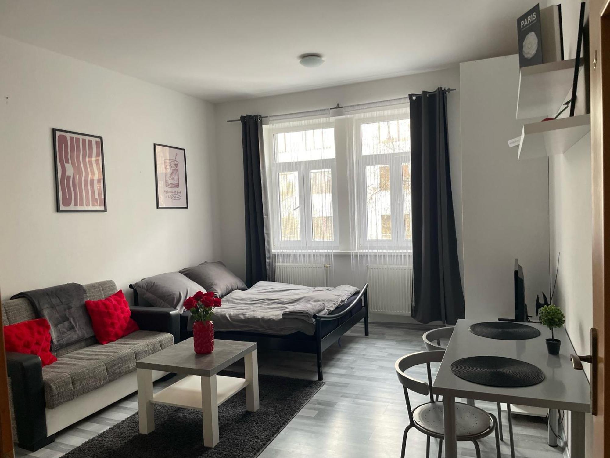 Tiffany Apartment In The City Center Bratislava Buitenkant foto