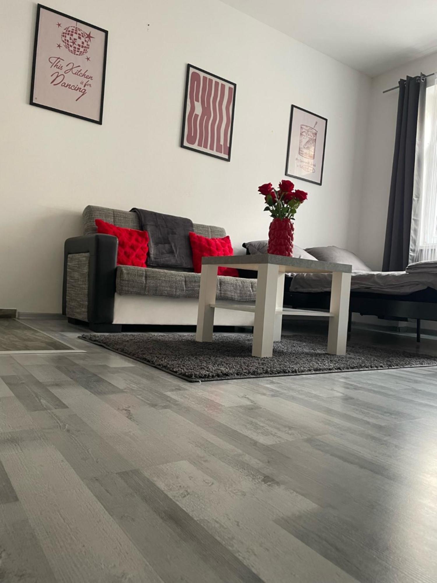 Tiffany Apartment In The City Center Bratislava Buitenkant foto